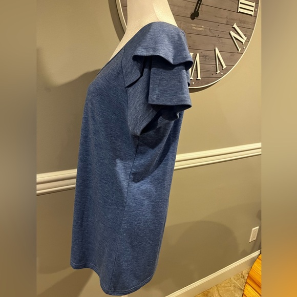 Women's Heather Blue Short Sleeve Top - Size Medium Worn 1x Great shape! - Picture 7 of 9